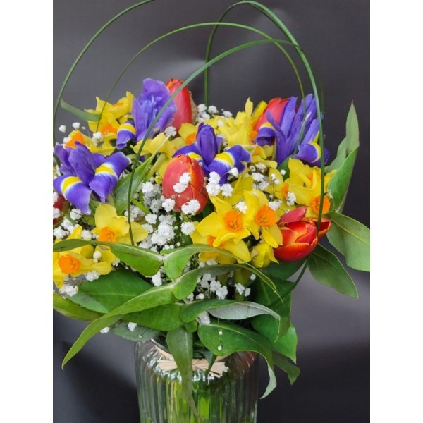 Artistic Spring Flower Vase - Image 2